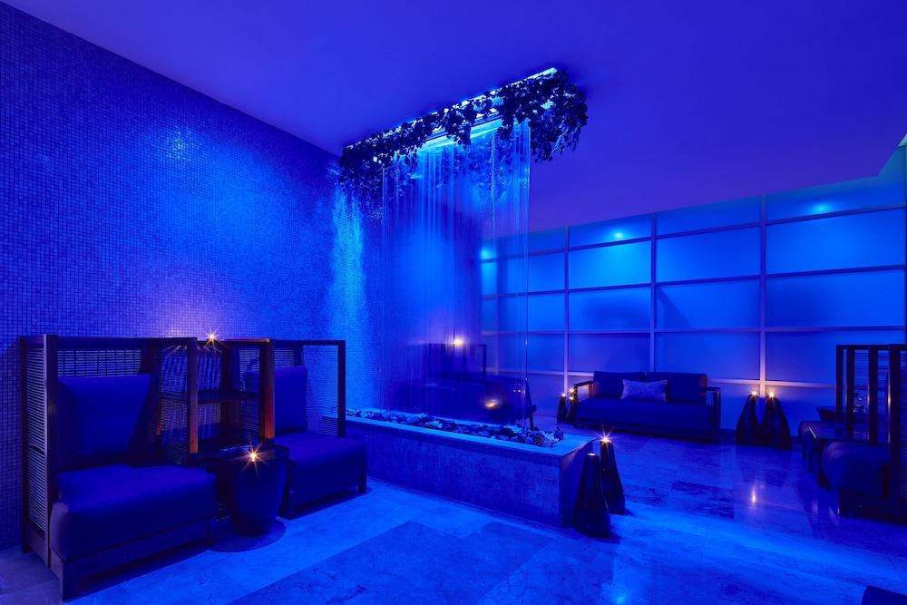 swimming pool spa