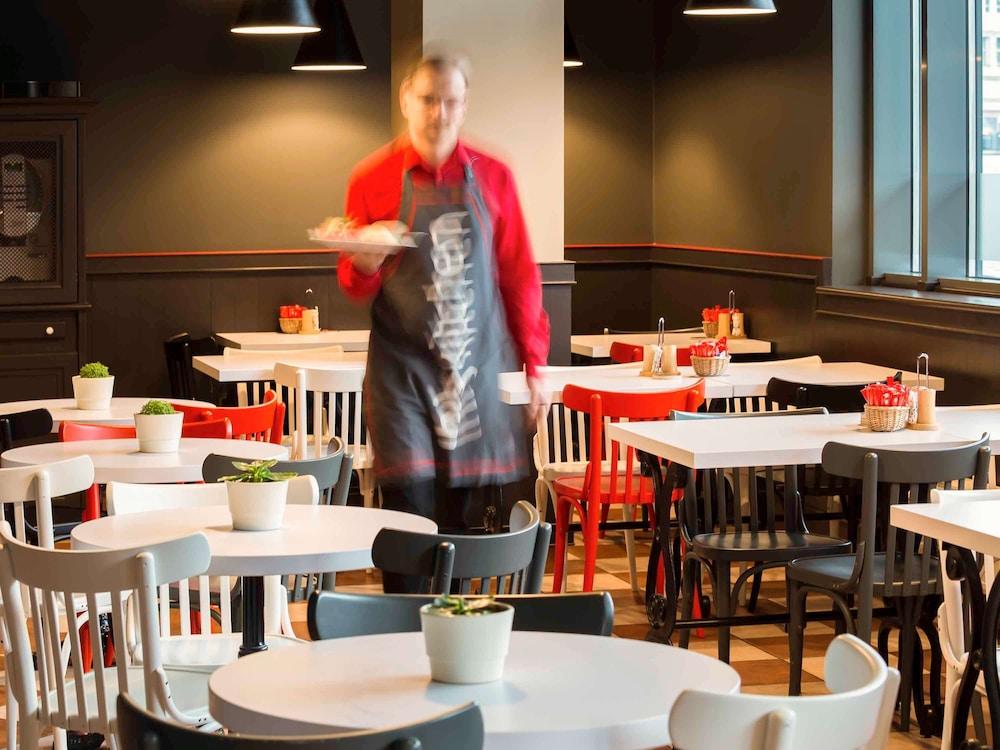 restaurant cafeteria