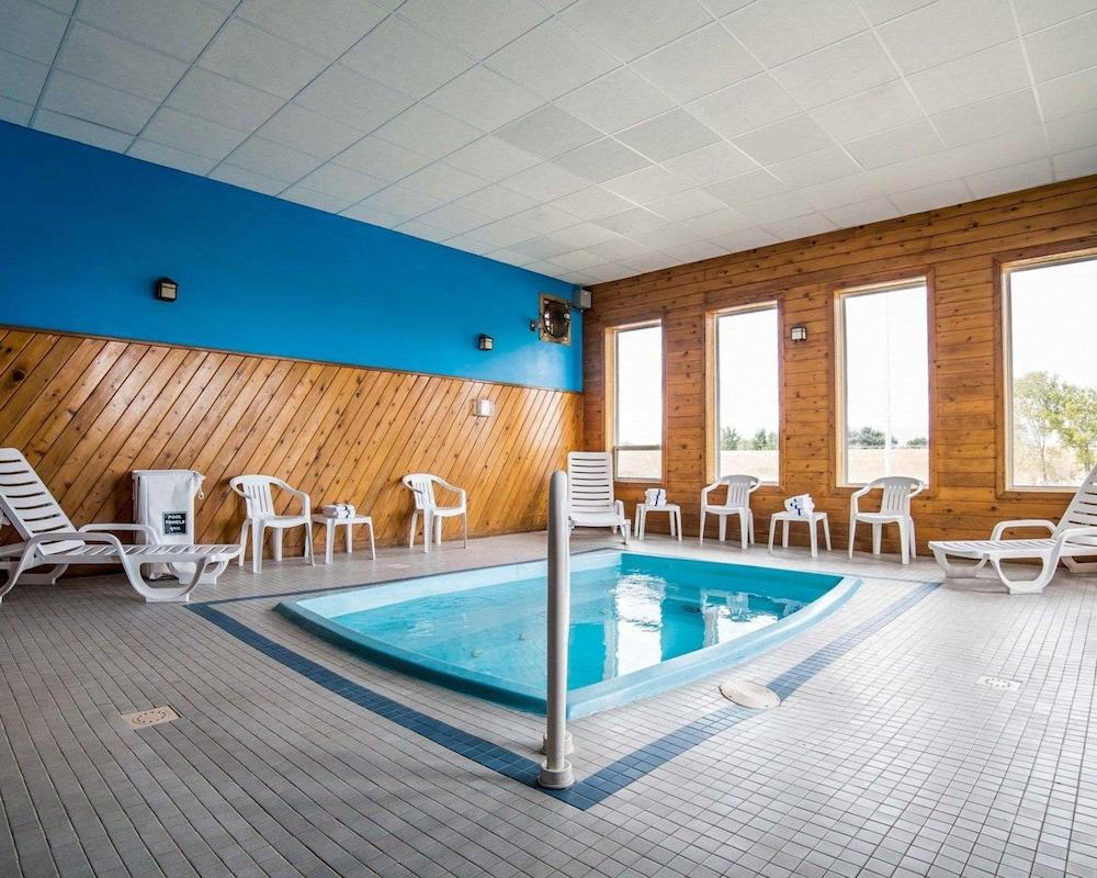 swimming pool spa
