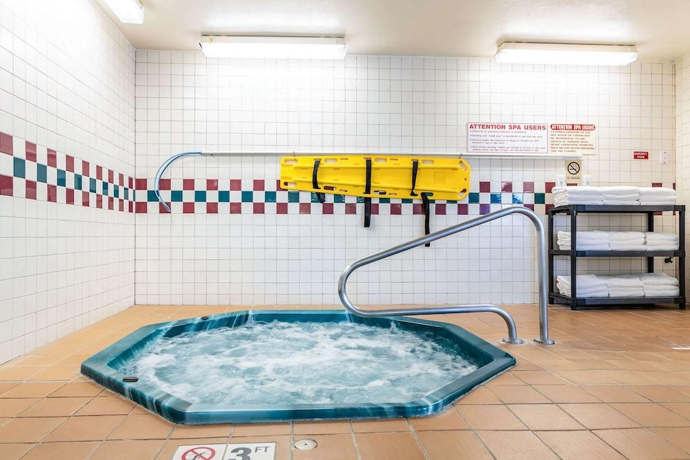 swimming pool spa