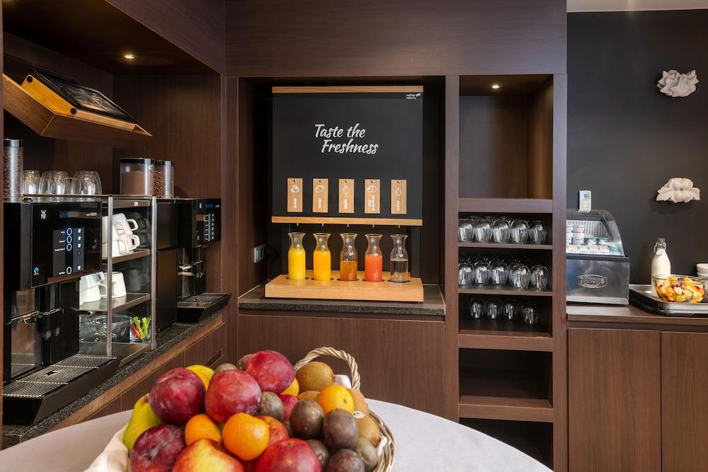 restaurant-cafeteria