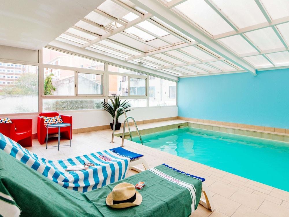 swimming pool spa