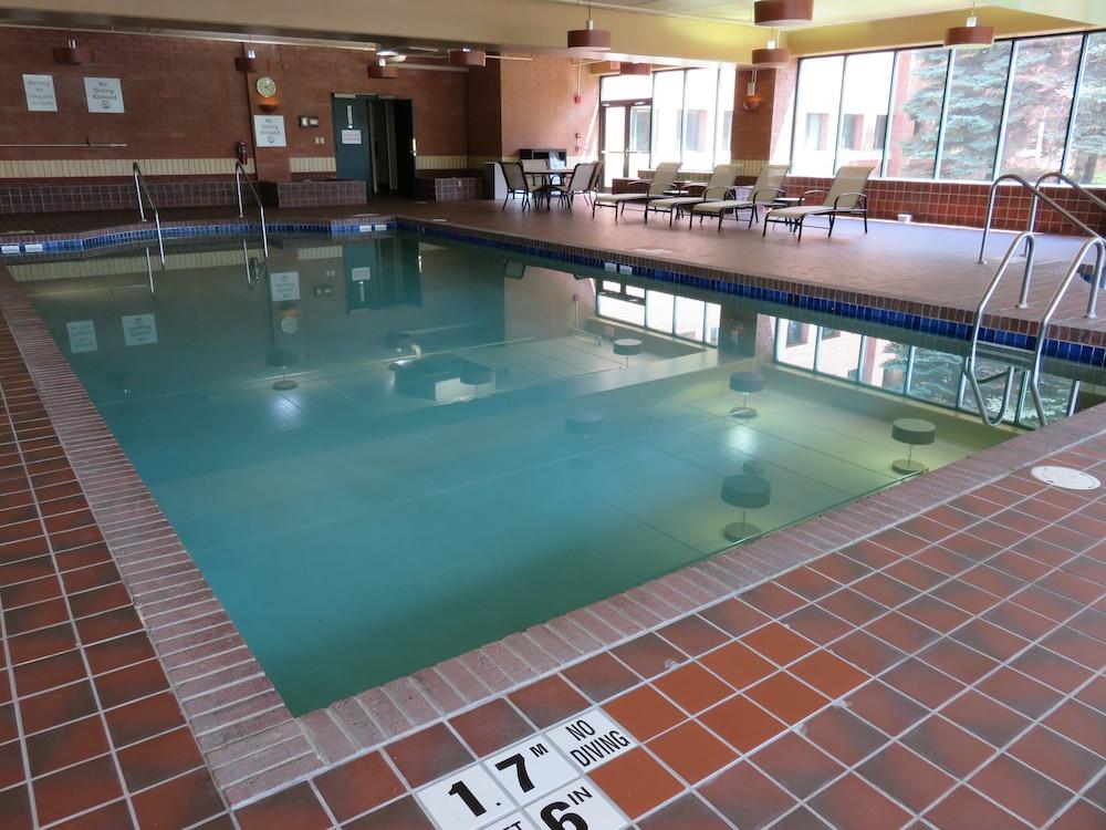 swimming pool spa