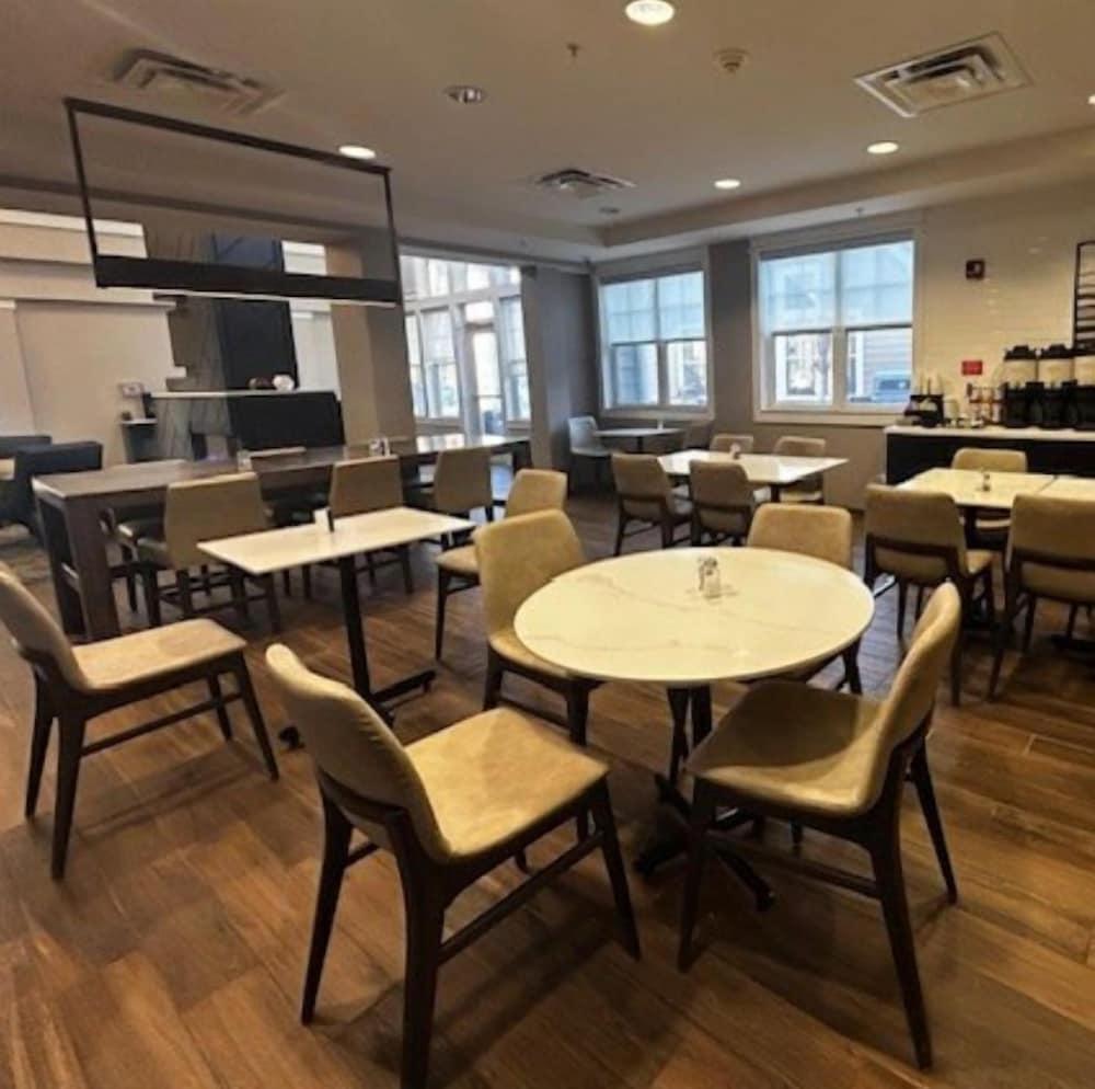 restaurant cafeteria