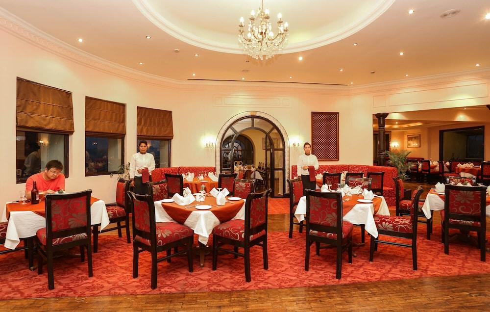 restaurant cafeteria