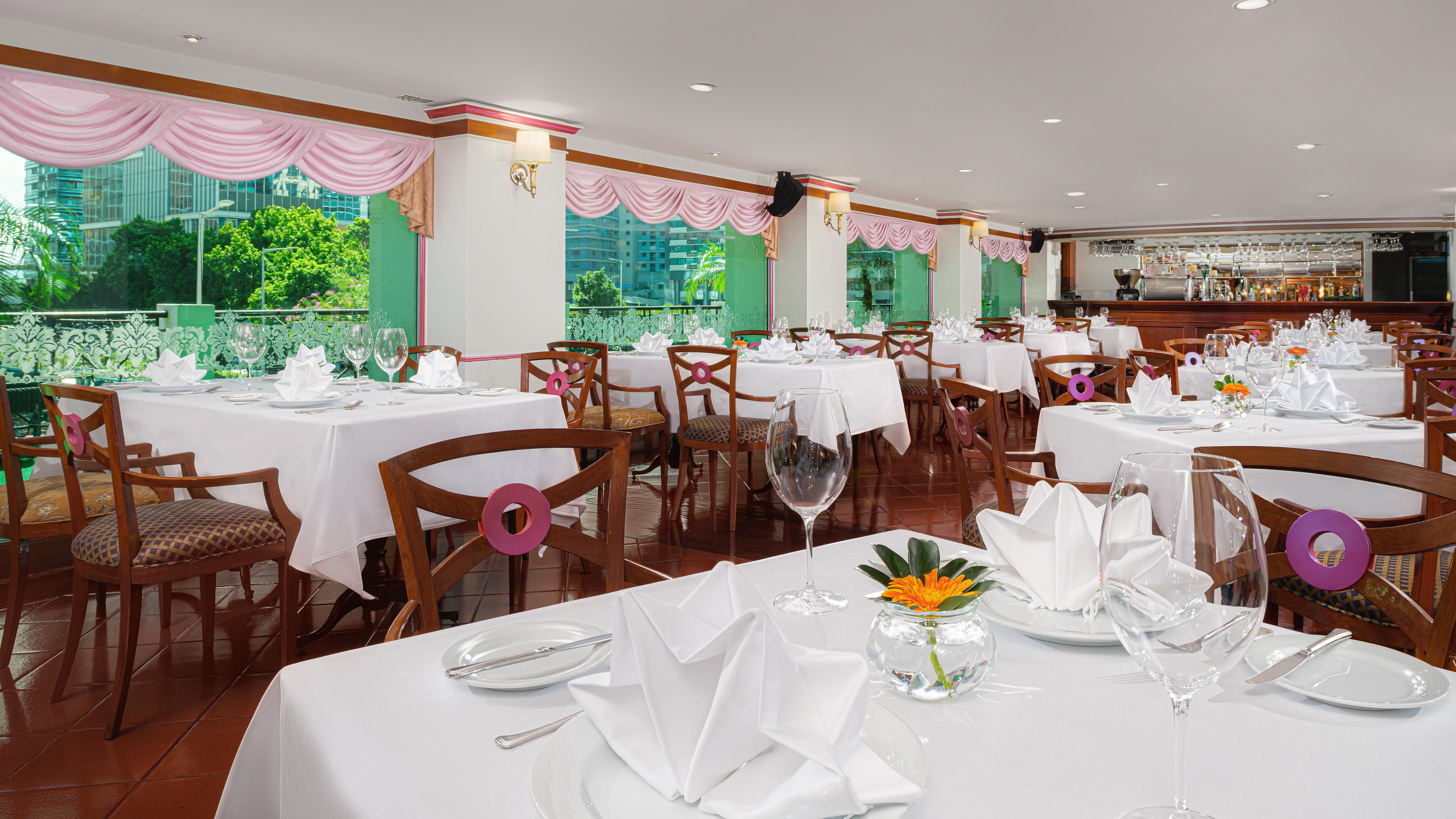 restaurant cafeteria