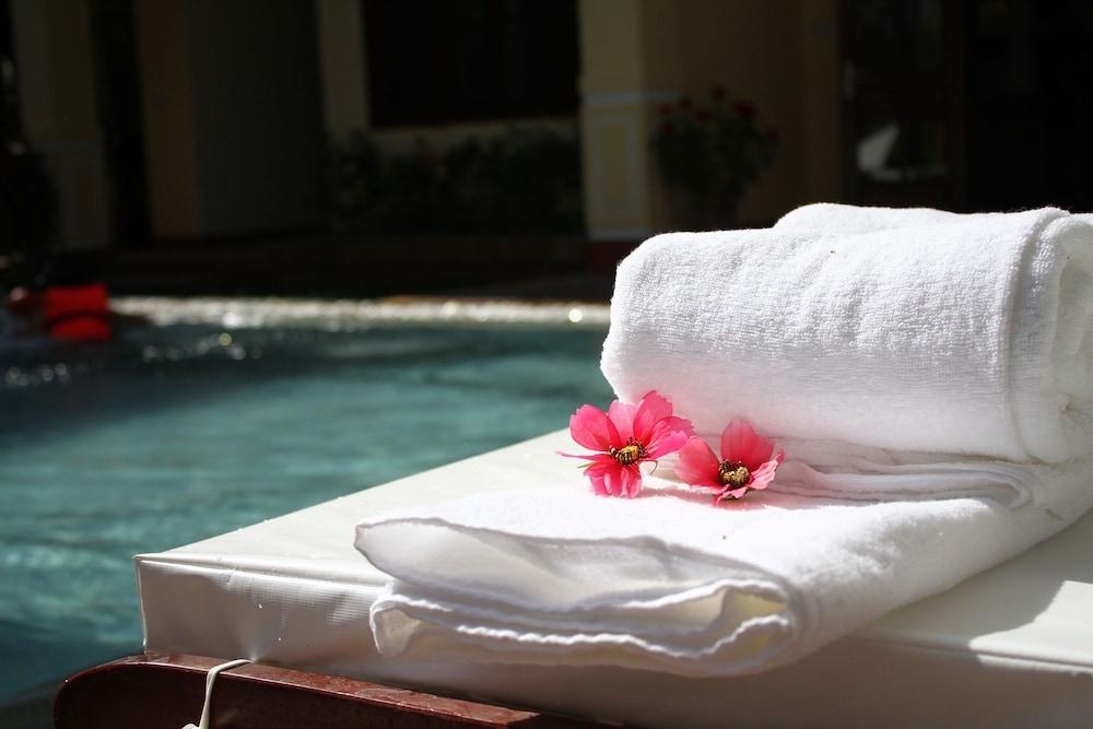swimming pool spa