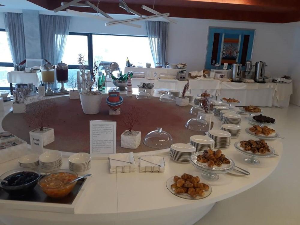 restaurant-cafeteria
