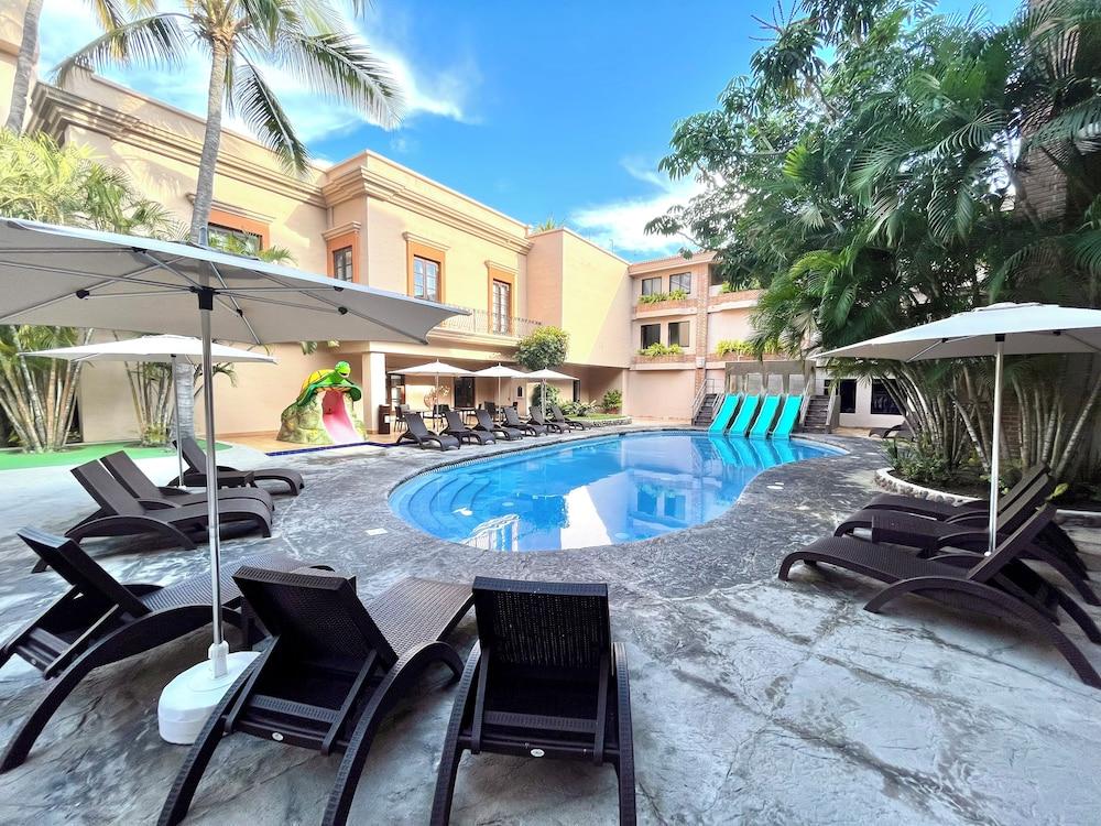 swimming pool spa