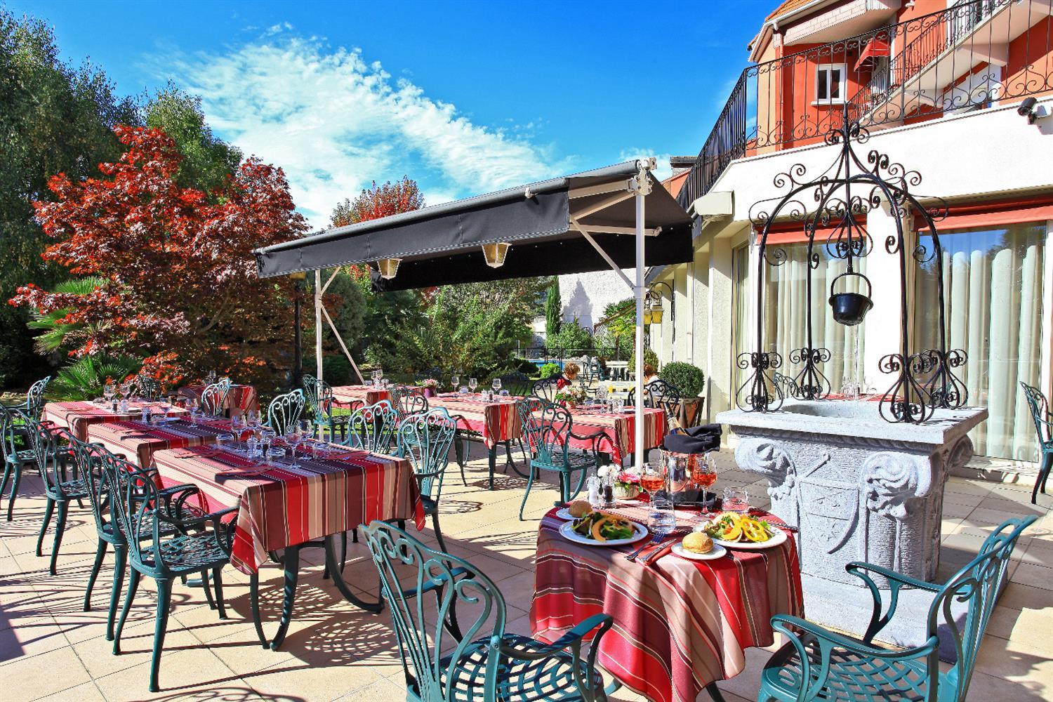 restaurant cafeteria