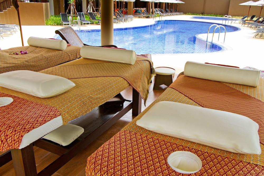 swimming pool spa