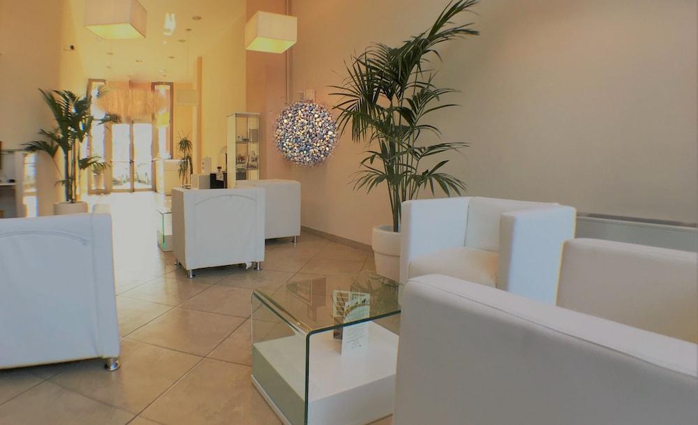 lobby