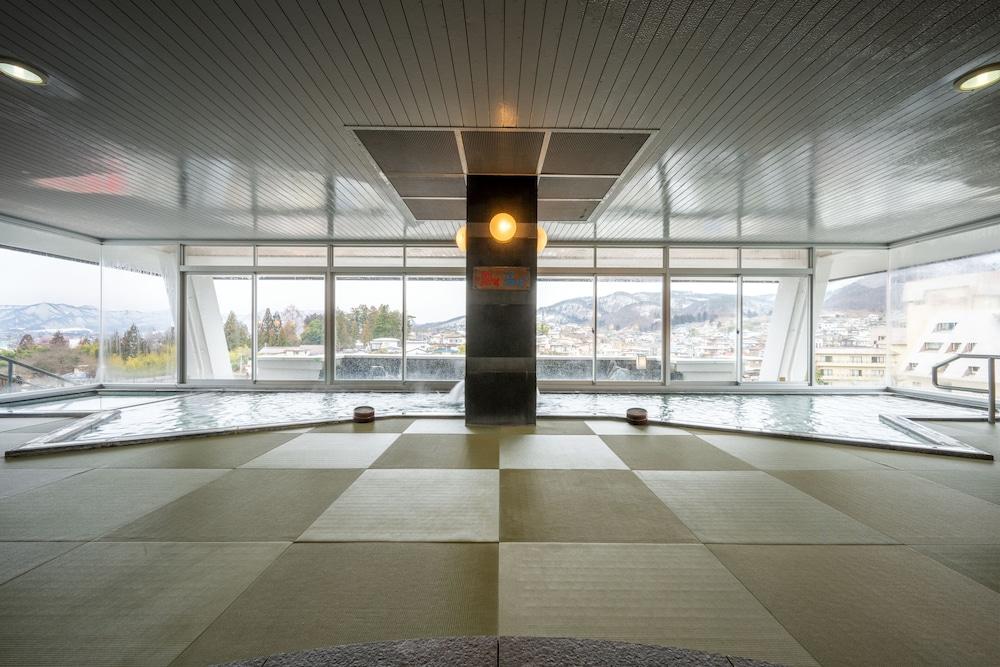 swimming pool spa