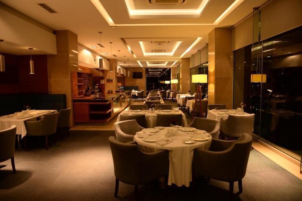 restaurant-cafeteria