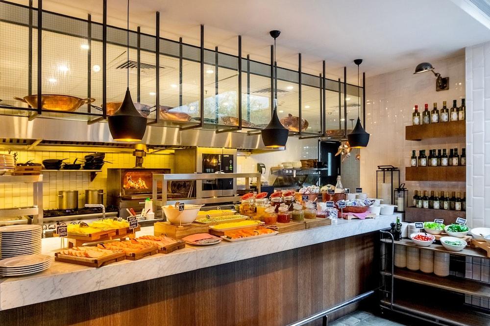 restaurant cafeteria