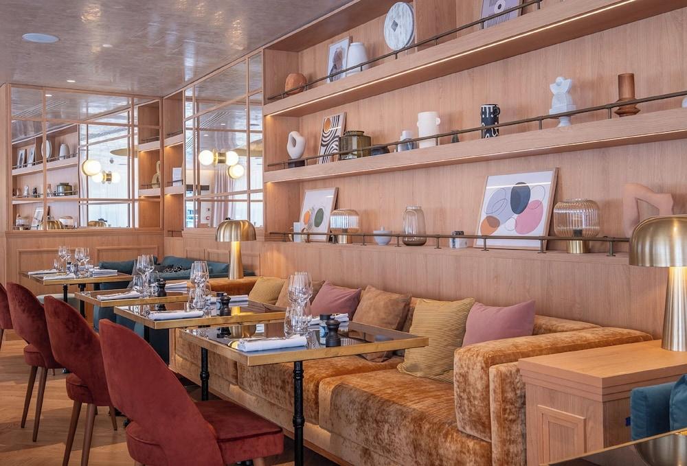 restaurant cafeteria