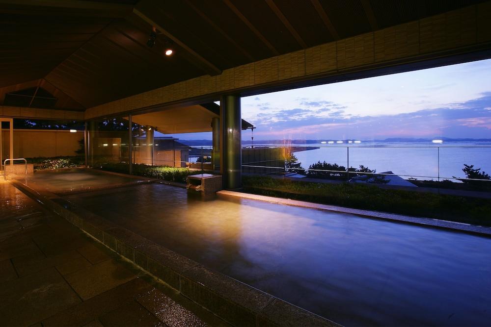 swimming pool spa