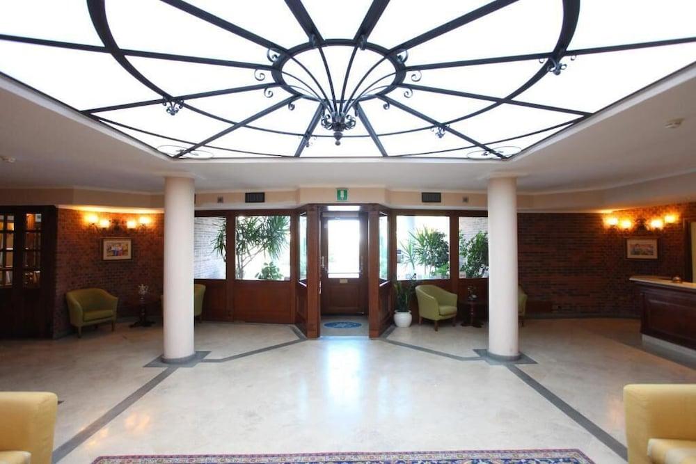 lobby