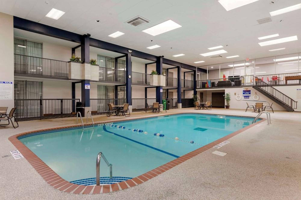 swimming pool spa