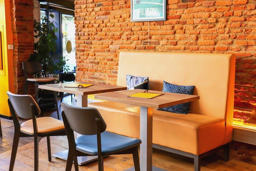 restaurant-cafeteria