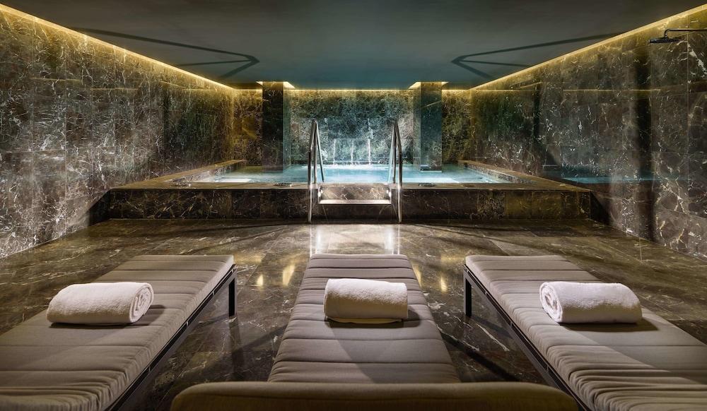 swimming pool spa