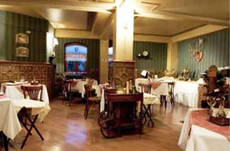 restaurant cafeteria