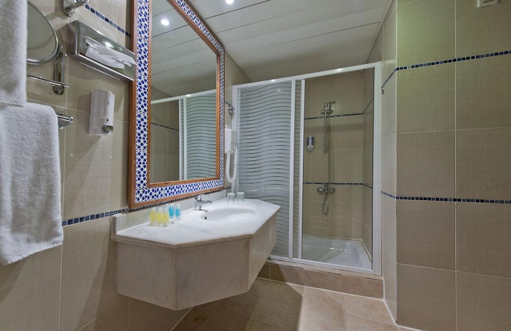 swimming pool spa