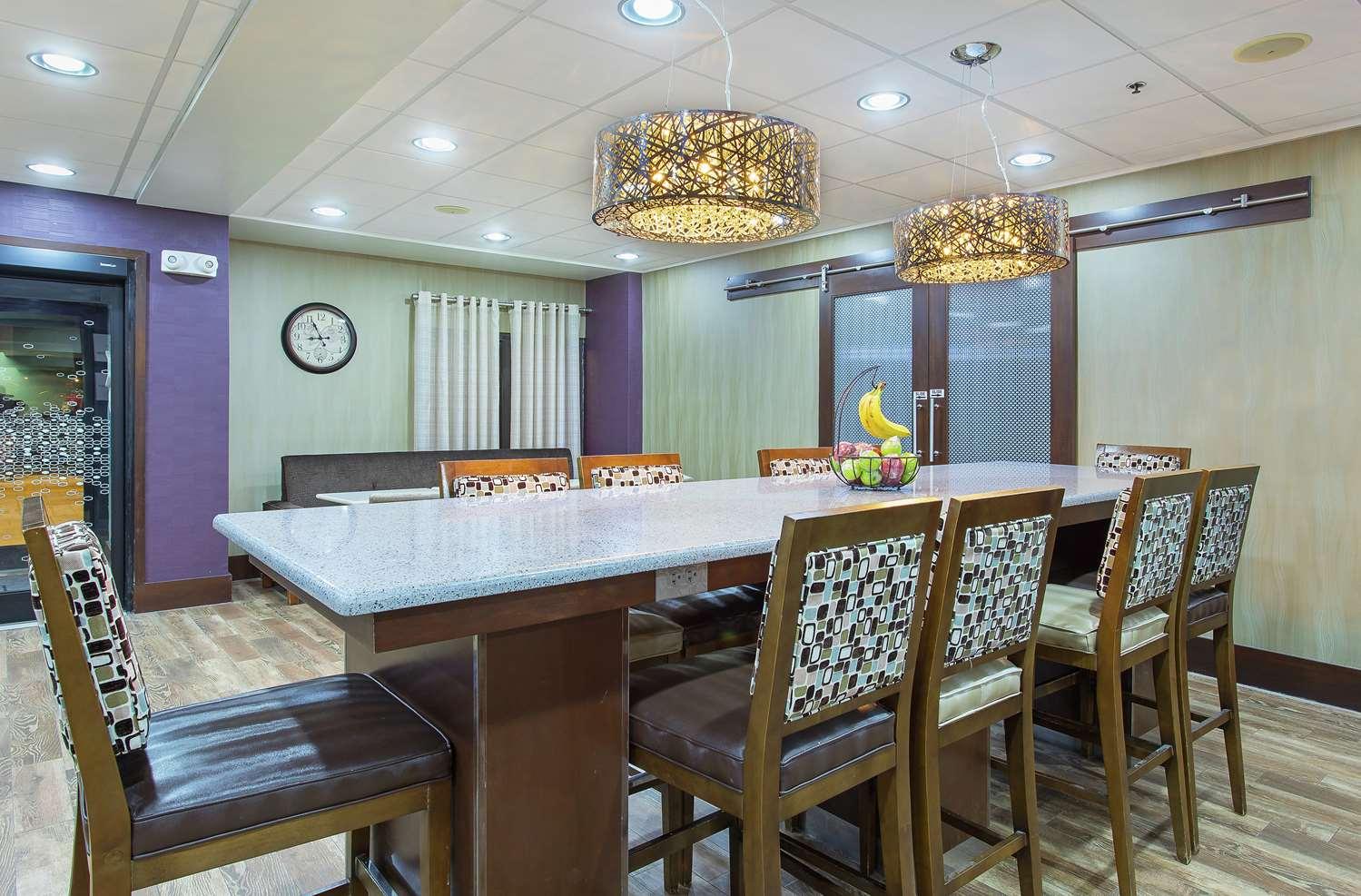 restaurant cafeteria