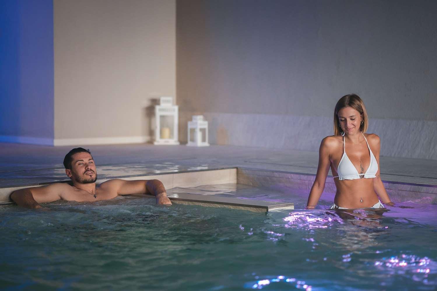 swimming pool spa
