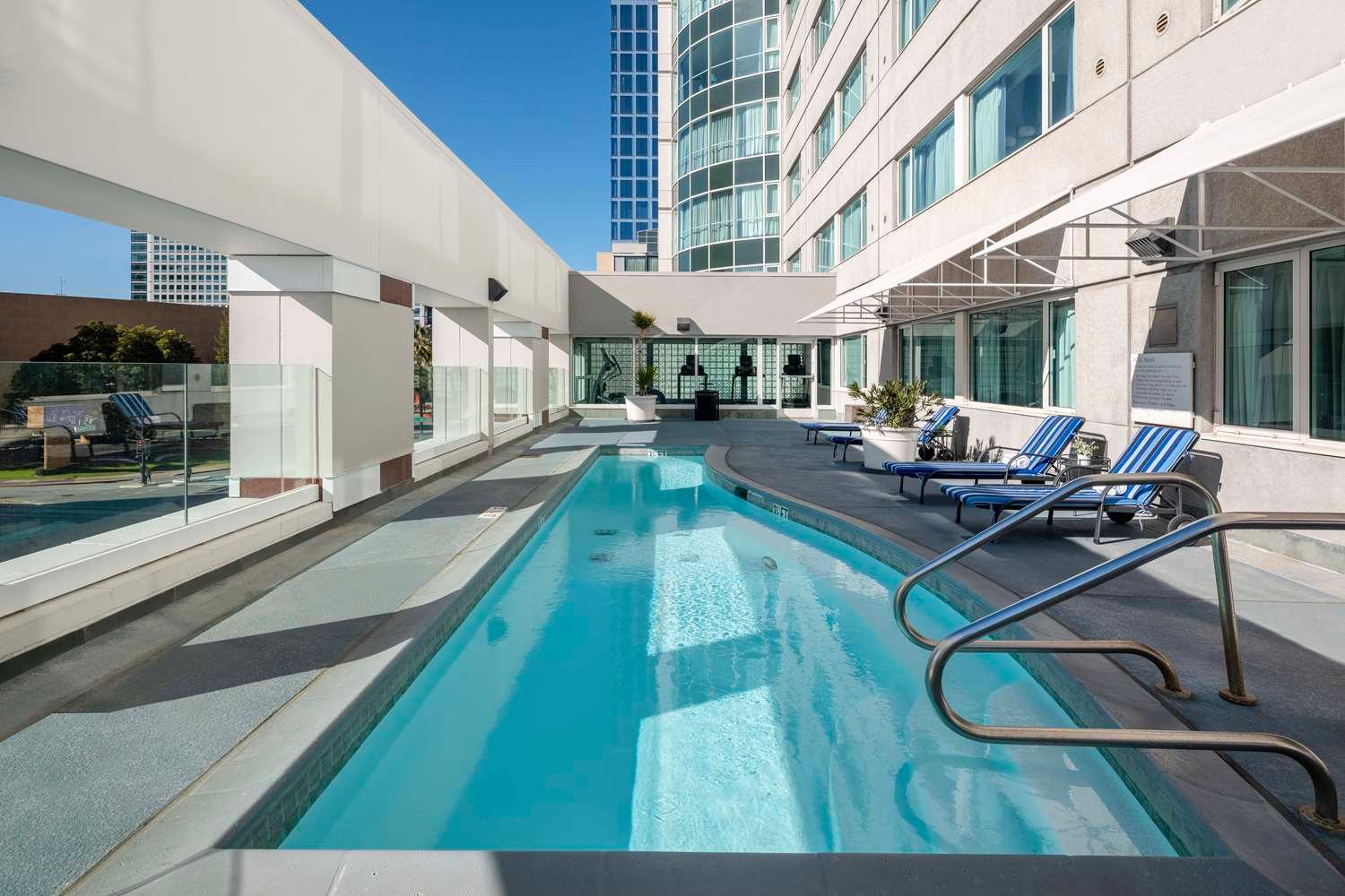 swimming pool spa