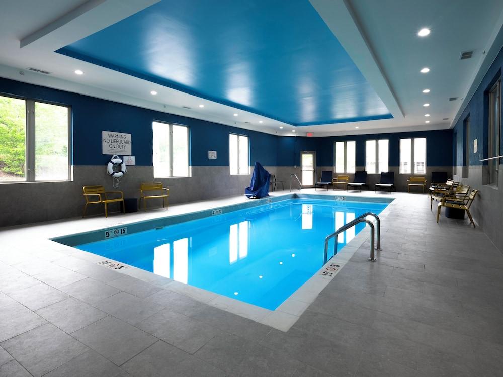swimming pool spa