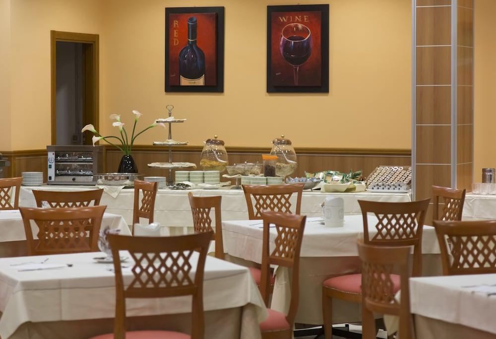 restaurant-cafeteria