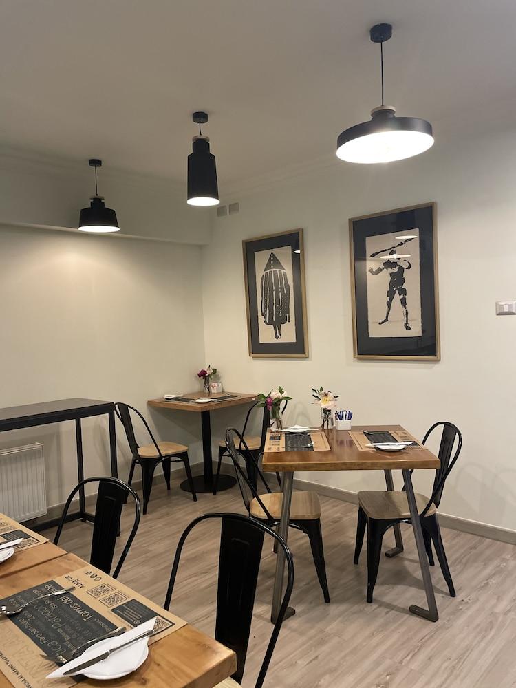 restaurant cafeteria