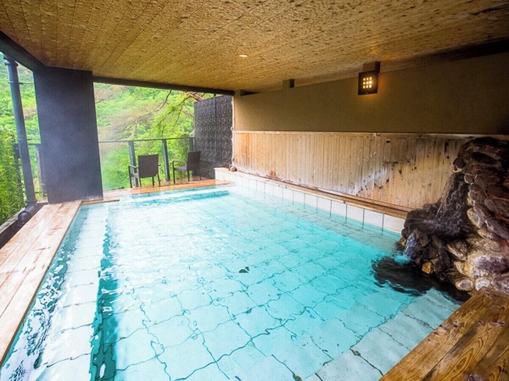 swimming pool spa