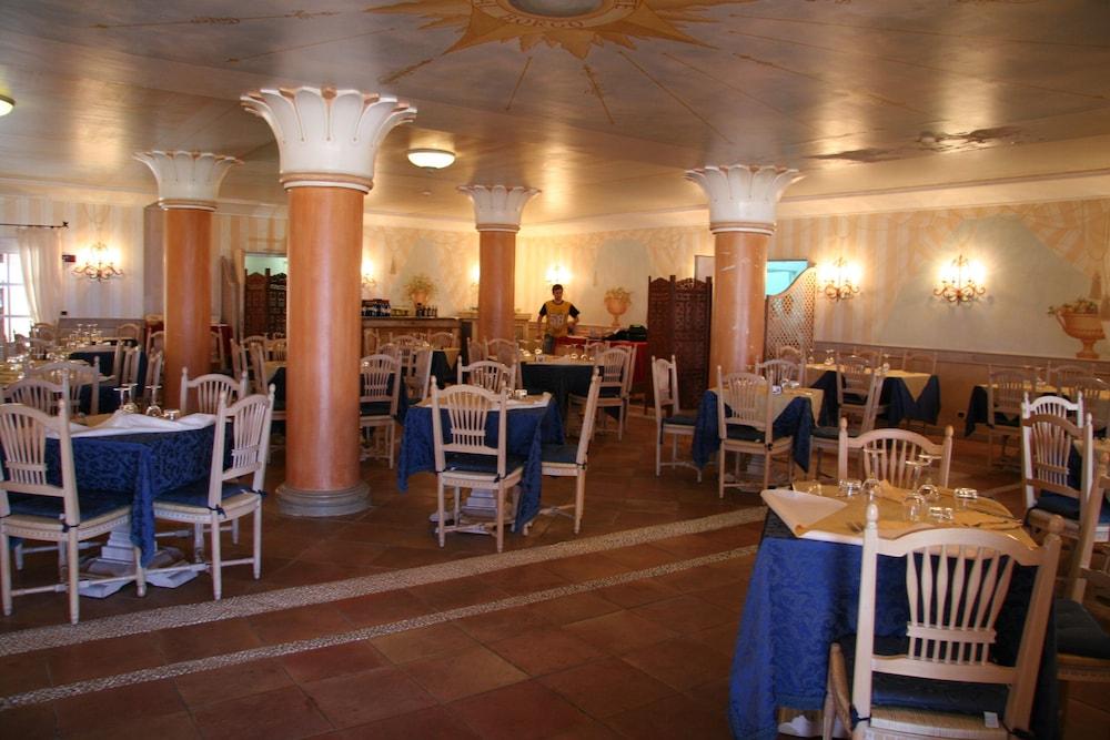 restaurant cafeteria