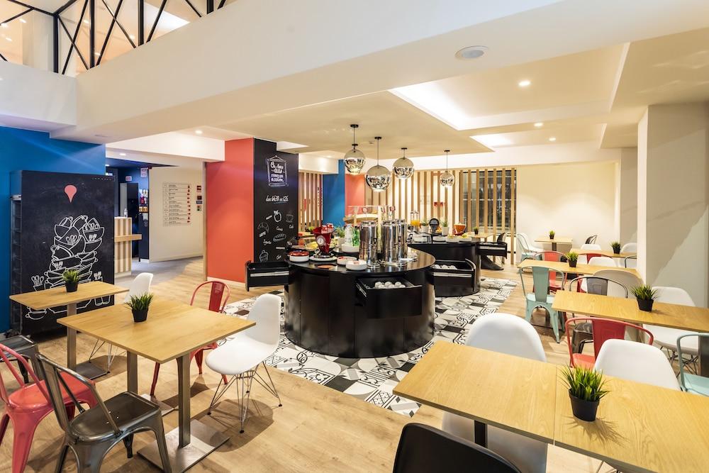 restaurant cafeteria