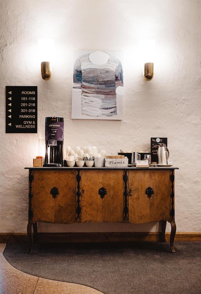 lobby