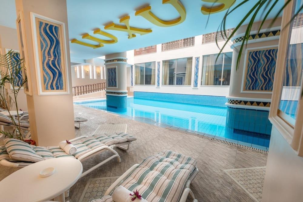 swimming pool spa