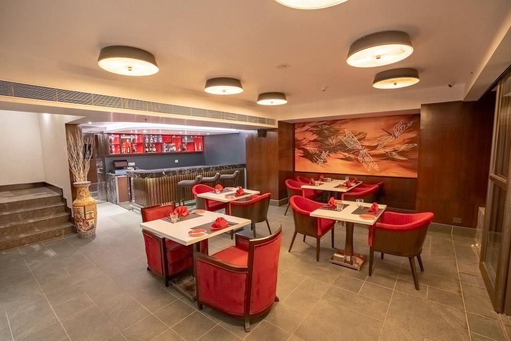 restaurant cafeteria