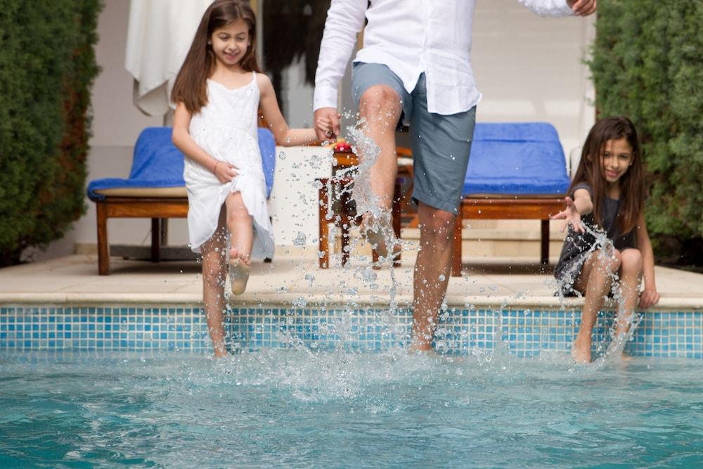 swimming pool spa