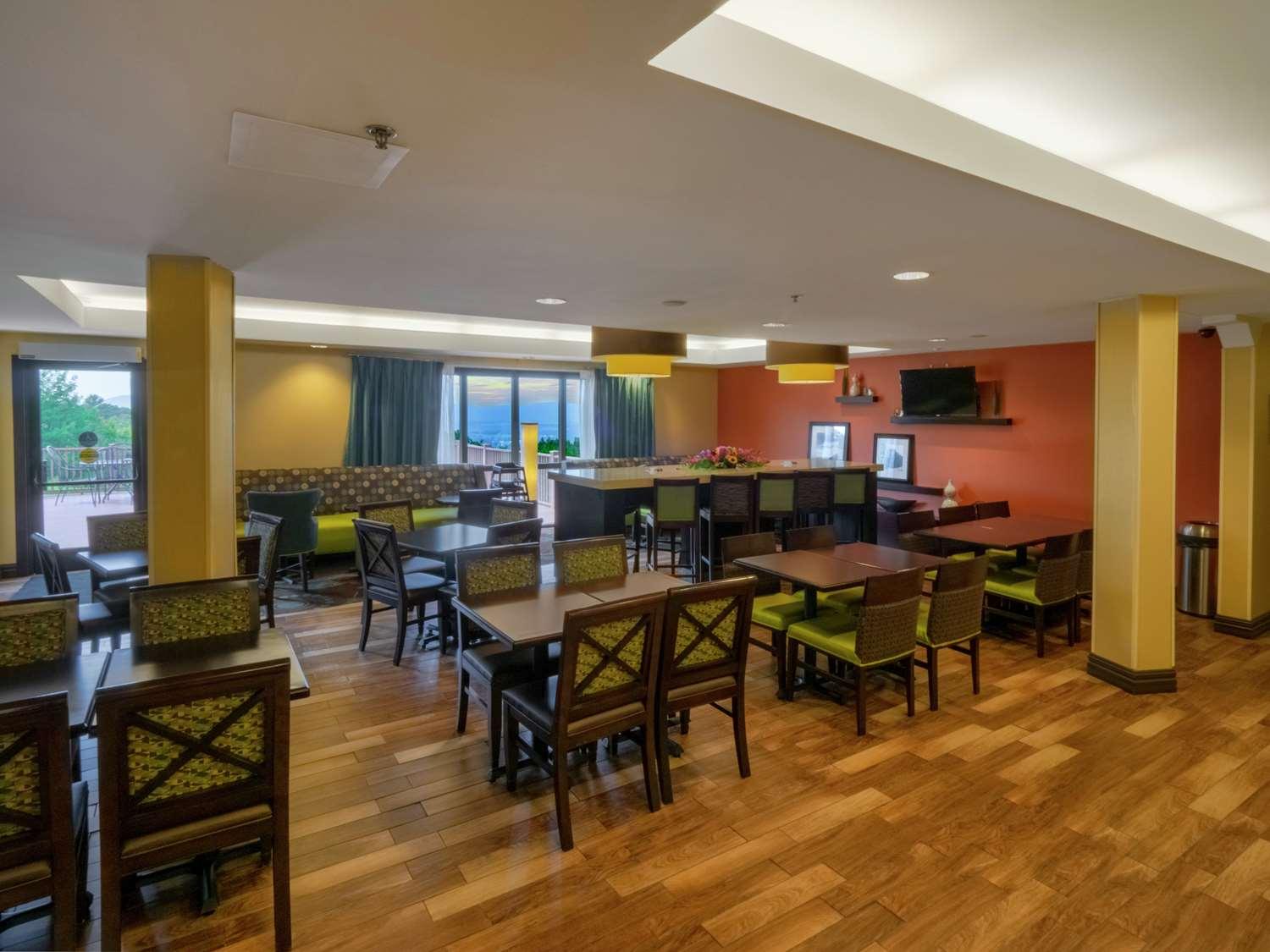 restaurant cafeteria