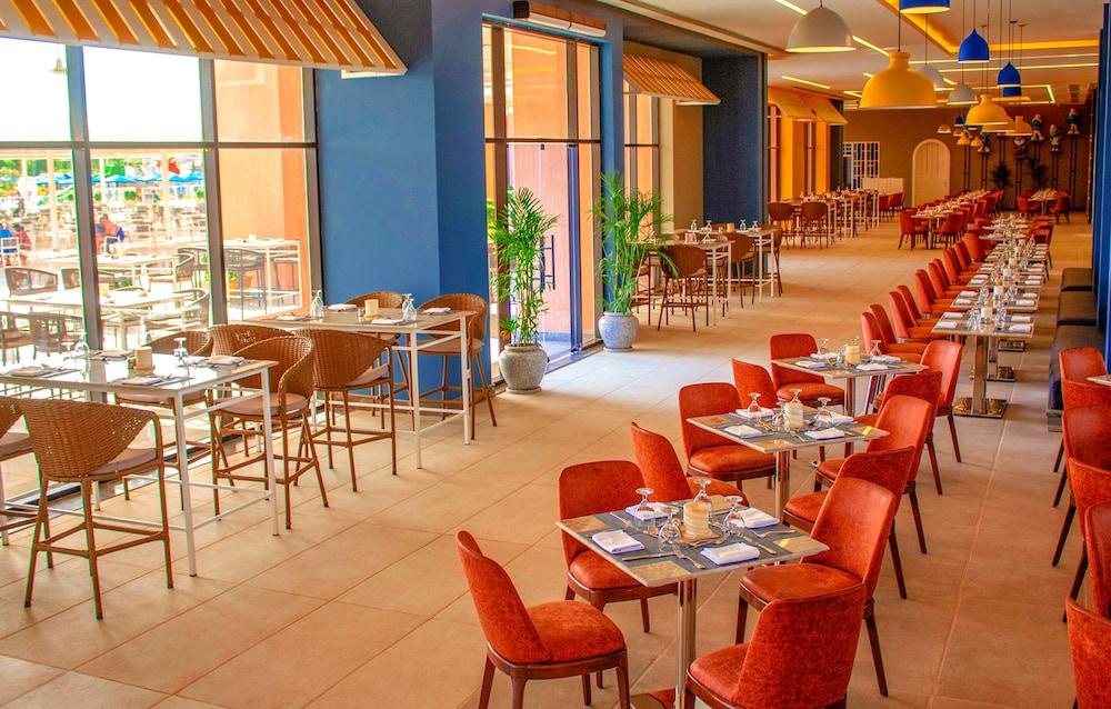 restaurant cafeteria