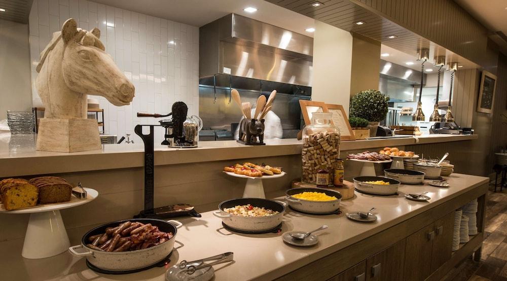restaurant cafeteria