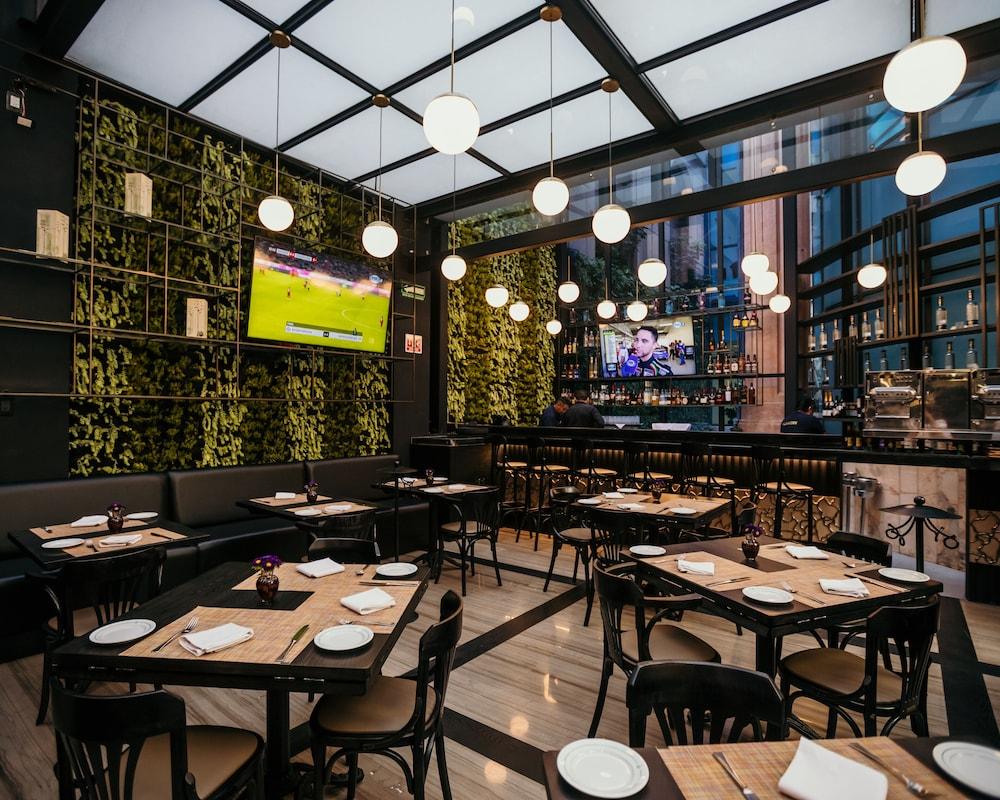 restaurant cafeteria