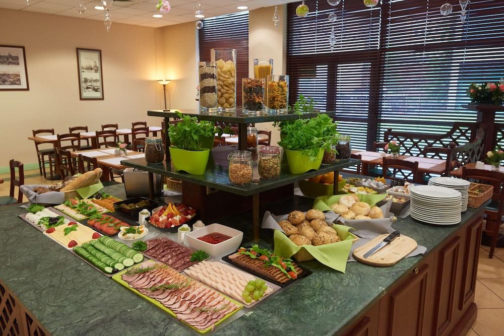 restaurant-cafeteria