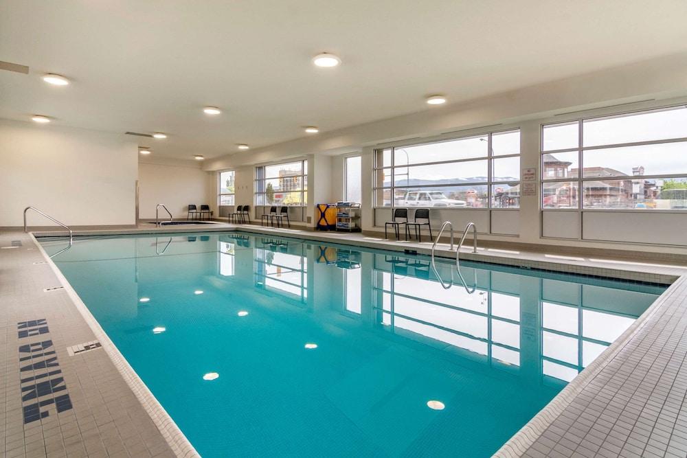swimming pool spa