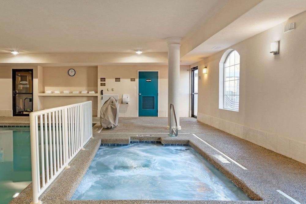 swimming pool spa