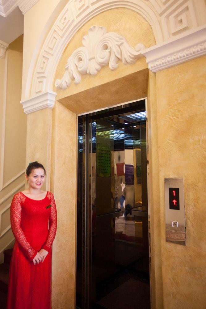 lobby