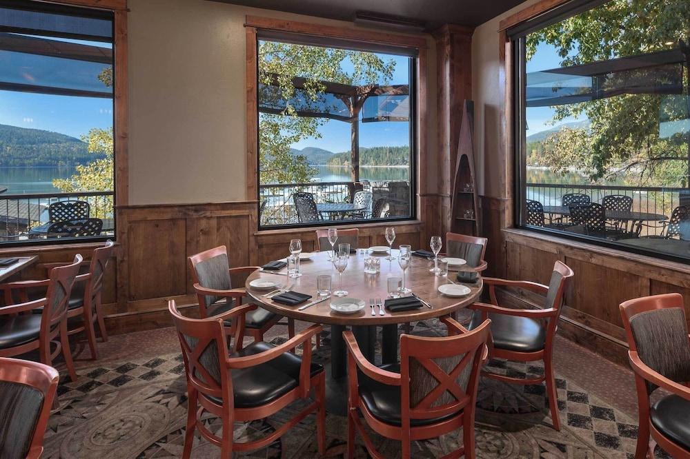 restaurant cafeteria