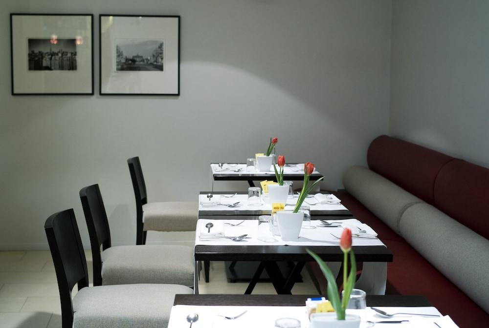 restaurant-cafeteria